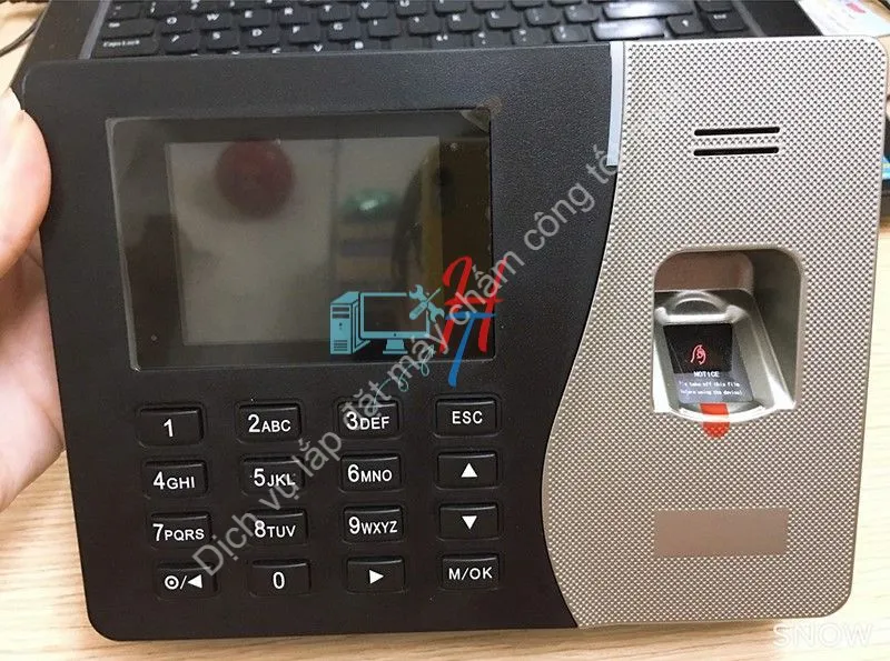 lắp đặt Máy Chấm Công Vân Tay Ronald Jack K88
